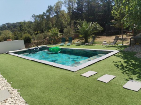 Jolie villa au calme avec piscine